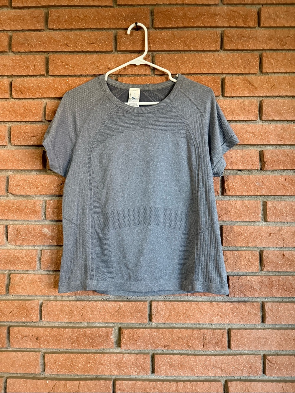 Old navy Grey seamless go dry workout tee